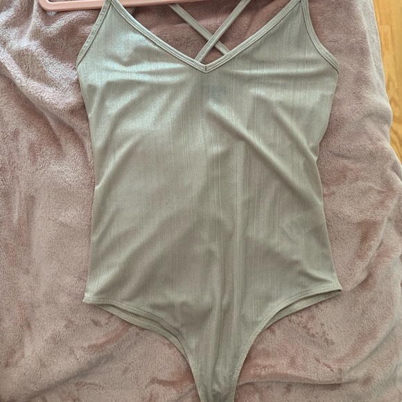 Gold bodysuit - Picture 3 of 4